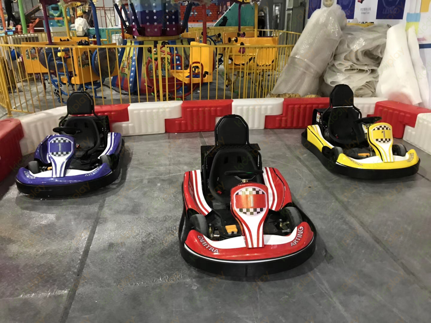 Ano ang mga aplikasyon ng mga rotational na materyales sa paghubog sa larangan ng karting?