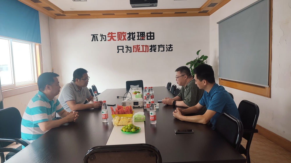 Maligayang pagdating sa natitirang mga batang talento mula sa Zhejiang University upang bisitahin at gabayan ang aming kumpanya